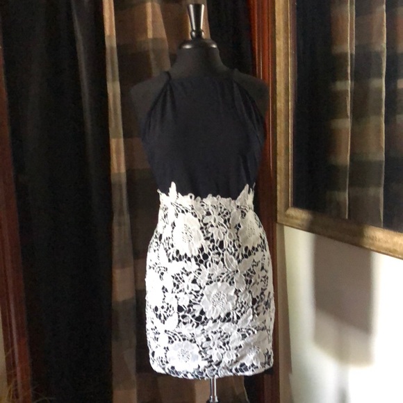 Dress - Picture 4 of 4